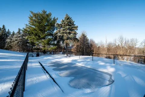 $624,900 | W233-s6945 Millbrook Circle West, Vernon, WI 53103