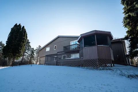 $624,900 | W233-s6945 Millbrook Circle West, Vernon, WI 53103