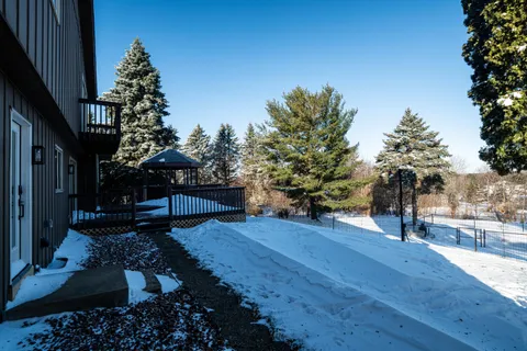 $624,900 | W233-s6945 Millbrook Circle West, Vernon, WI 53103