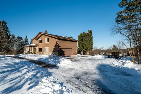 $624,900 | W233-s6945 Millbrook Circle West, Vernon, WI 53103