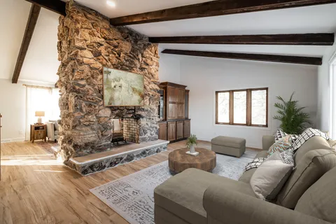 $624,900 | W233-s6945 Millbrook Circle West, Vernon, WI 53103