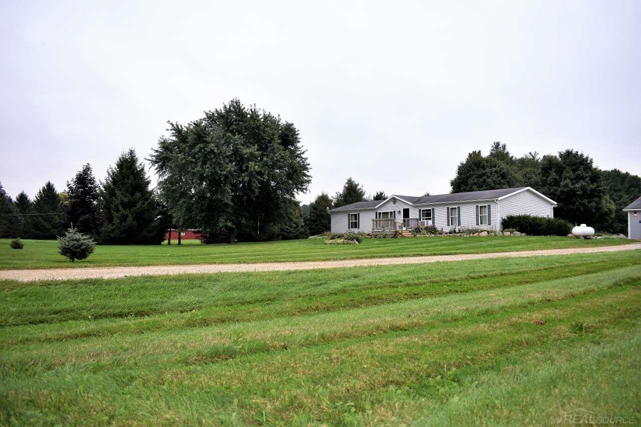 4370 Applegate Road Applegate, MI 48401 - Photo 30 of 33 31360757-29.JPG
