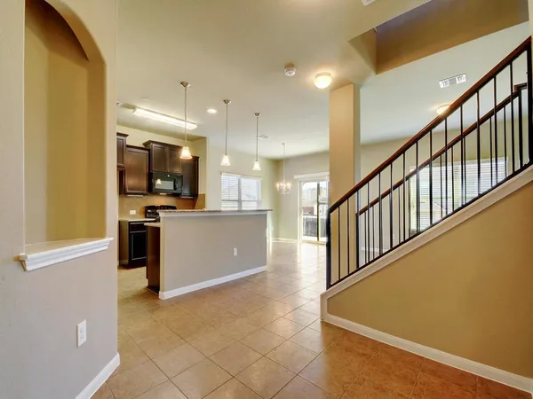 $1,995 | 1620 Bryant Drive, Unit 1801, Round Rock, TX 78664