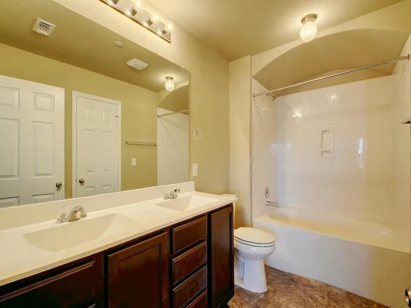 $1,995 | 1620 Bryant Drive, Unit 1801, Round Rock, TX 78664