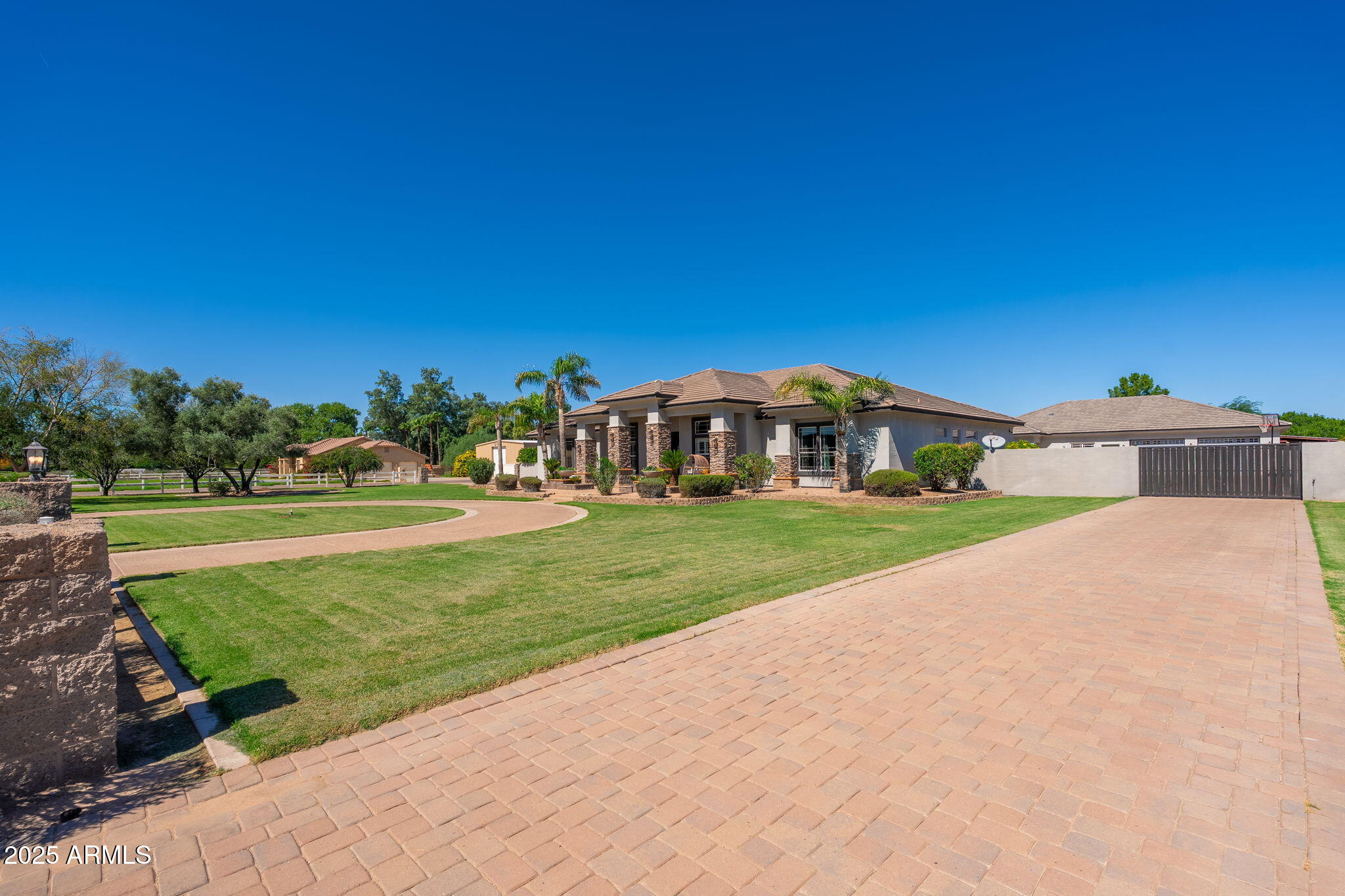 22807 South 179th Street Gilbert, AZ 85298 - Photo 9 of 73 22807 S 179th St - 03