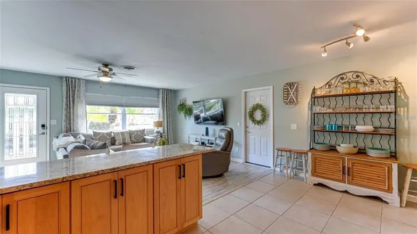 $2,200 | 6904 9th Avenue Northwest, Bradenton, FL 34209