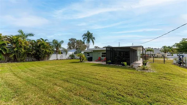 $2,200 | 6904 9th Avenue Northwest, Bradenton, FL 34209