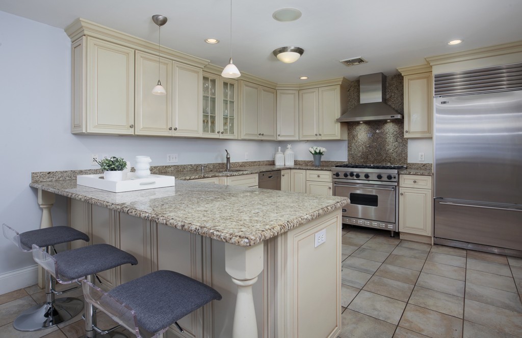 39 Rutland Square, Unit 1 Boston, MA 02118 - Photo 1 of 14 Gallery Image 1