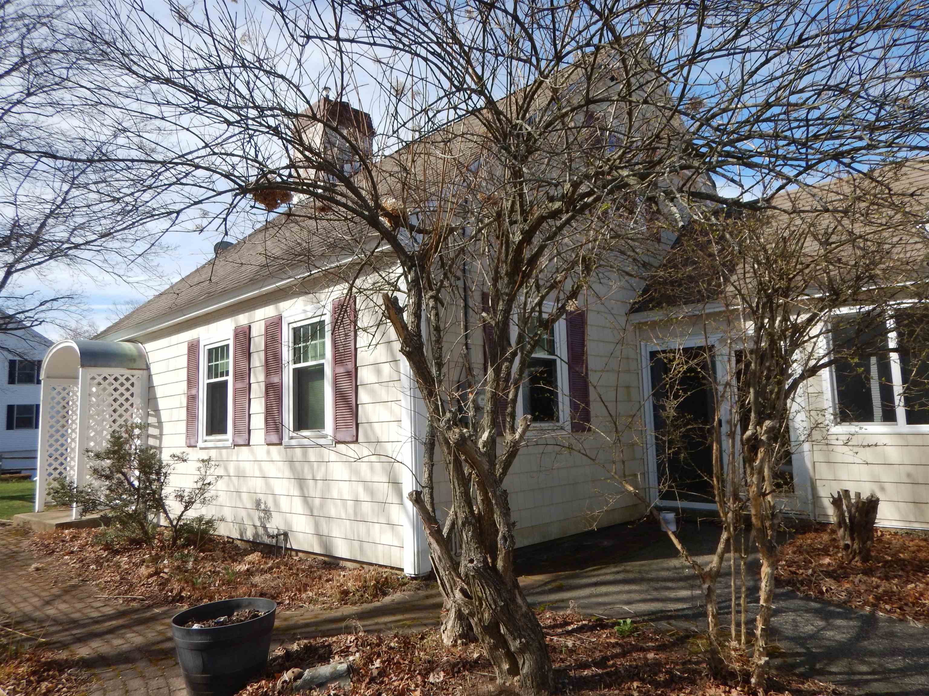 180 Birchwood Road Manchester, NH 03104 - Photo 9 of 18 Gallery Image 9