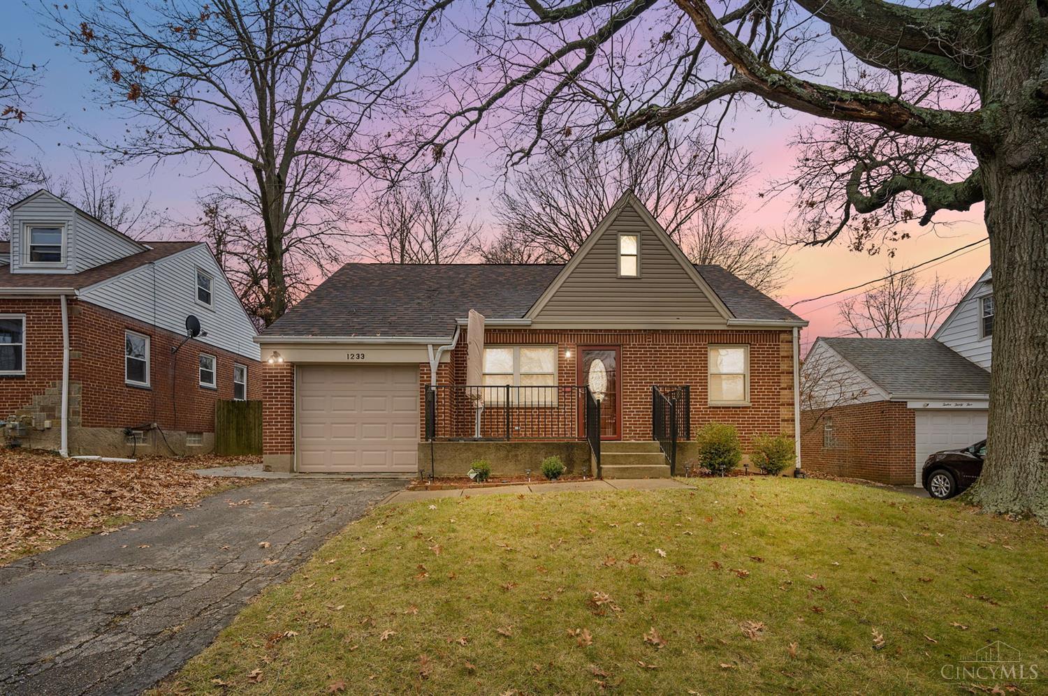 1233 West Galbraith Road Cincinnati, OH 45231 - Photo 1 of 26