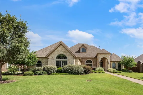 $840,000 | 508 Ambergate Drive, Shady Shores, TX 76208
