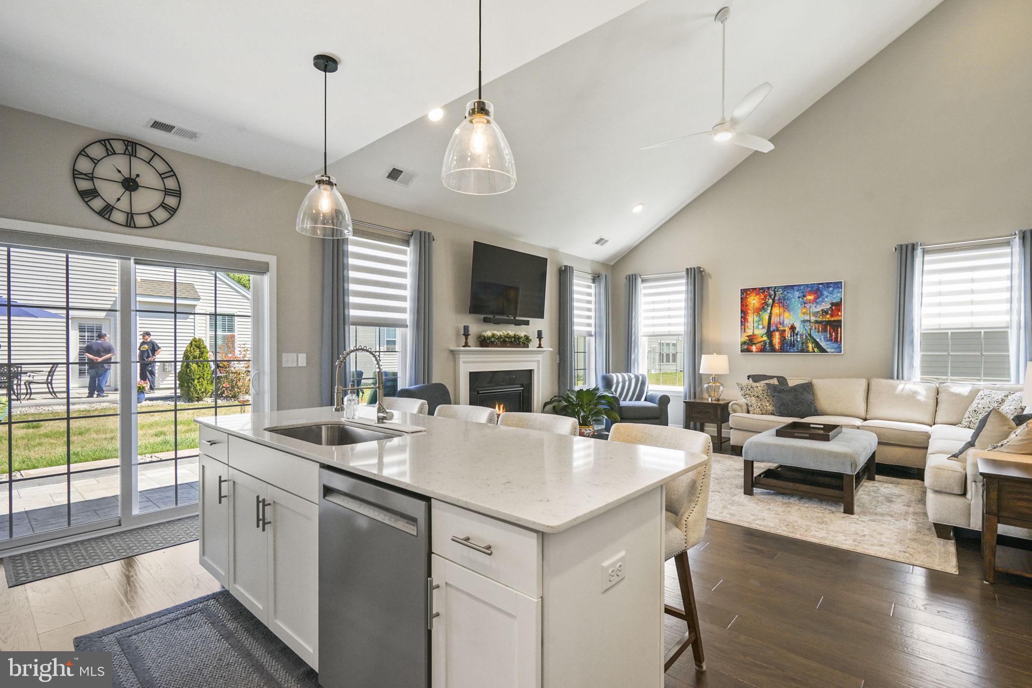 40 Emerald Road Wrightstown, NJ 08562 - Photo 12 of 39 Bright, airy living space with charm.