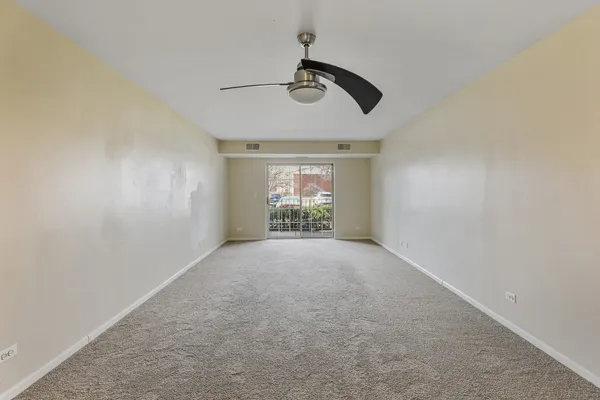 a view of empty room with window