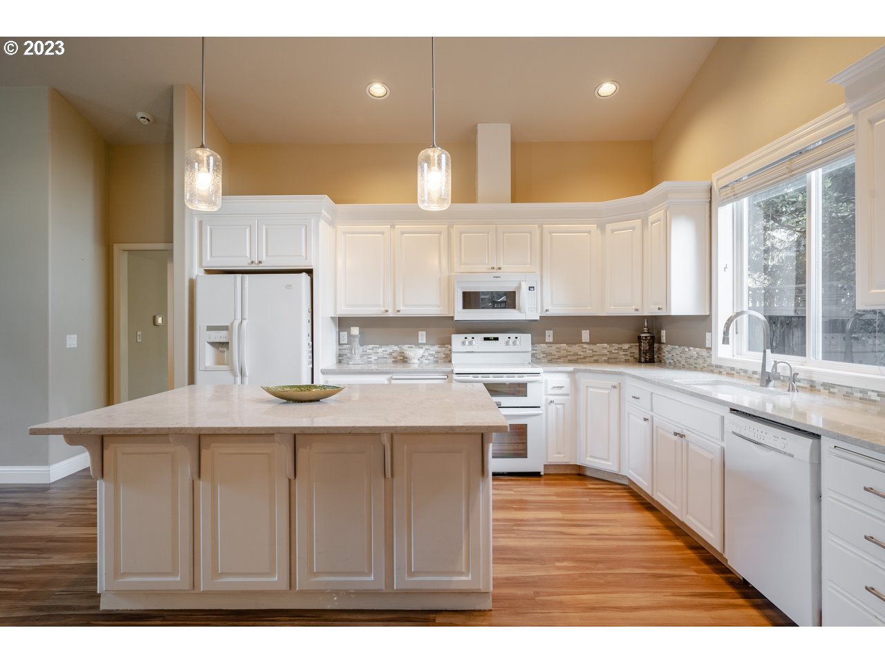 7750 Southwest Ellman Lane Durham, OR 97224 - Photo 11 of 32 Kitchen