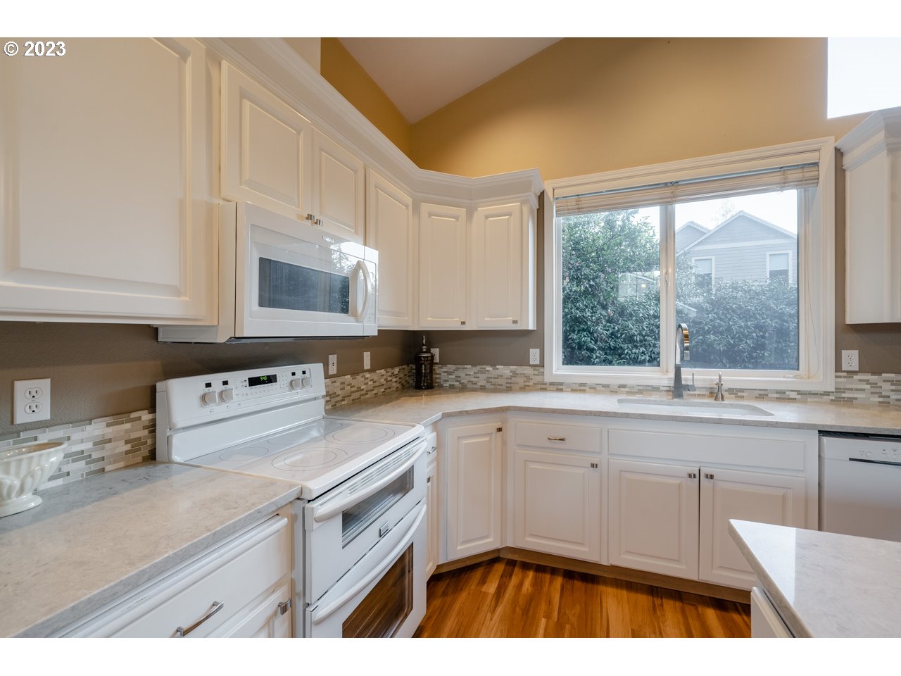 7750 Southwest Ellman Lane Durham, OR 97224 - Photo 12 of 32 Kitchen