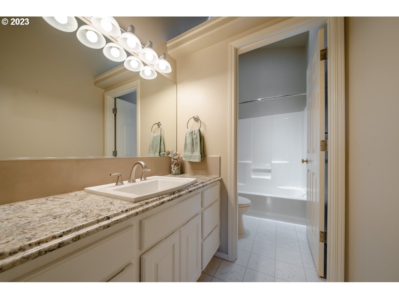 7750 Southwest Ellman Lane Durham, OR 97224 - Photo 20 of 32 Bathroom