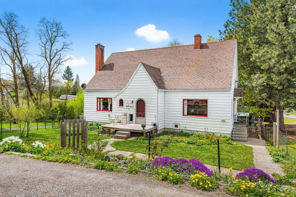 $399,900 | 401 South Crosby Street, Tekoa, WA 99033