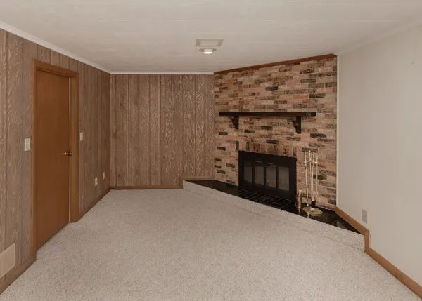 $210,000 | 3590 Devils Glen Road, Bettendorf, IA 52722