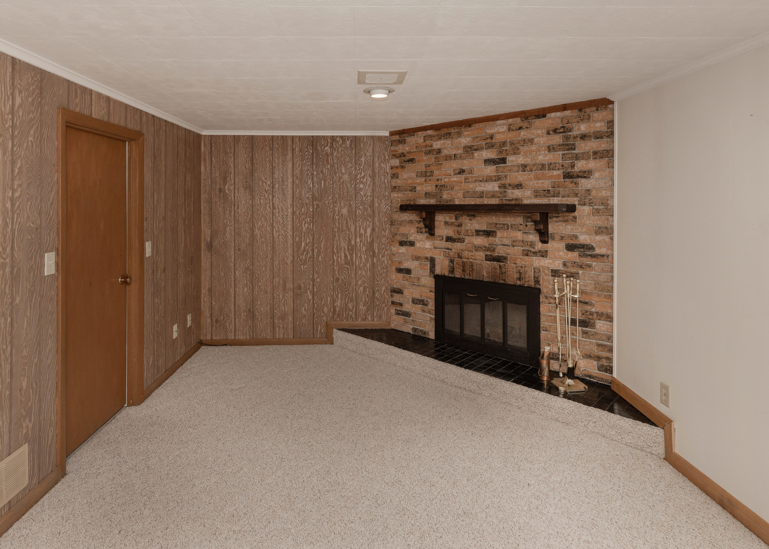 3590 Devils Glen Road Bettendorf, IA 52722 - Photo 19 of 32