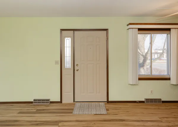 $210,000 | 3590 Devils Glen Road, Bettendorf, IA 52722