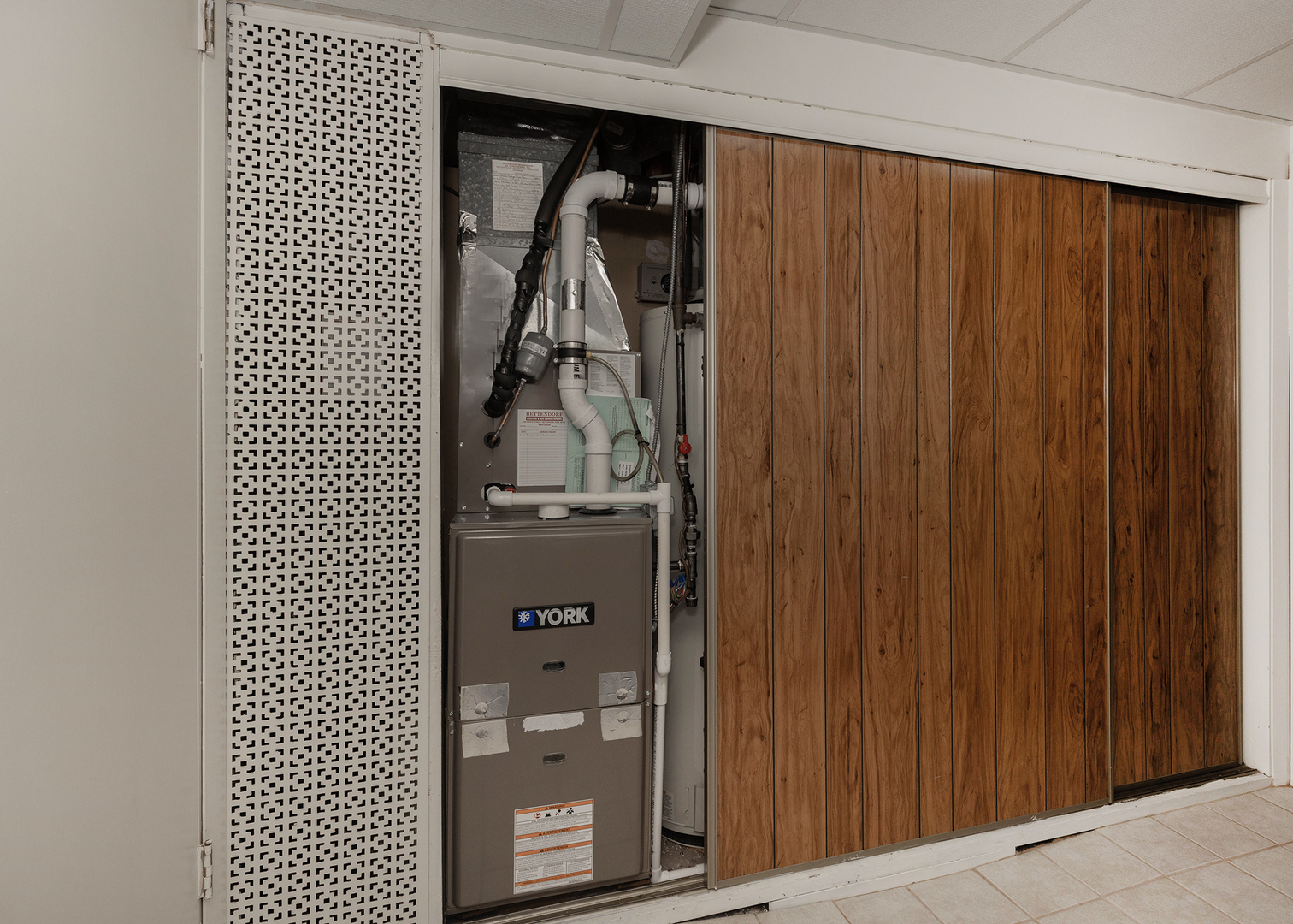 3590 Devils Glen Road Bettendorf, IA 52722 - Photo 25 of 32