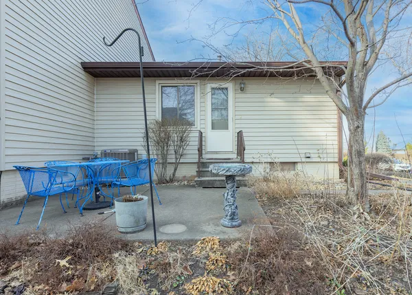 $210,000 | 3590 Devils Glen Road, Bettendorf, IA 52722