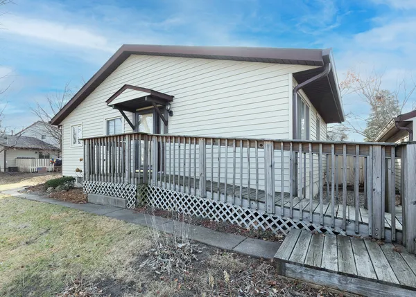 $210,000 | 3590 Devils Glen Road, Bettendorf, IA 52722