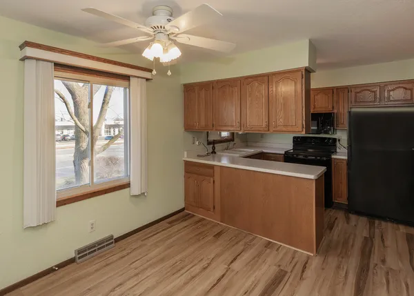 $210,000 | 3590 Devils Glen Road, Bettendorf, IA 52722