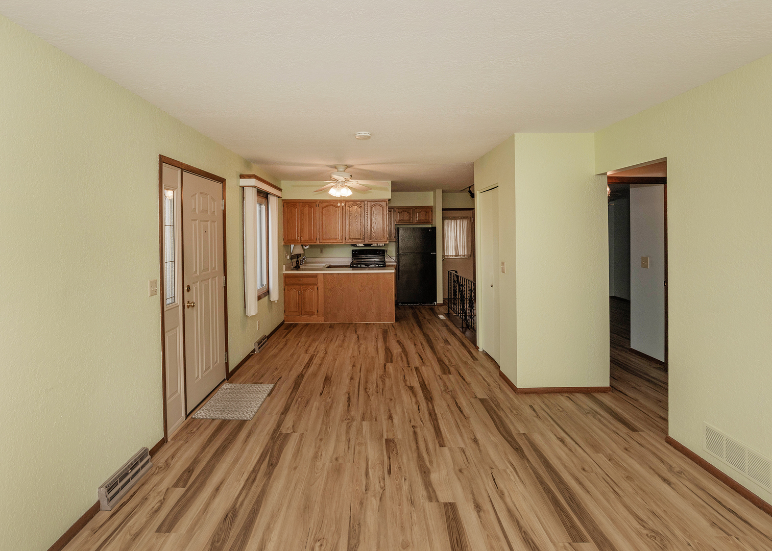 3590 Devils Glen Road Bettendorf, IA 52722 - Photo 7 of 32