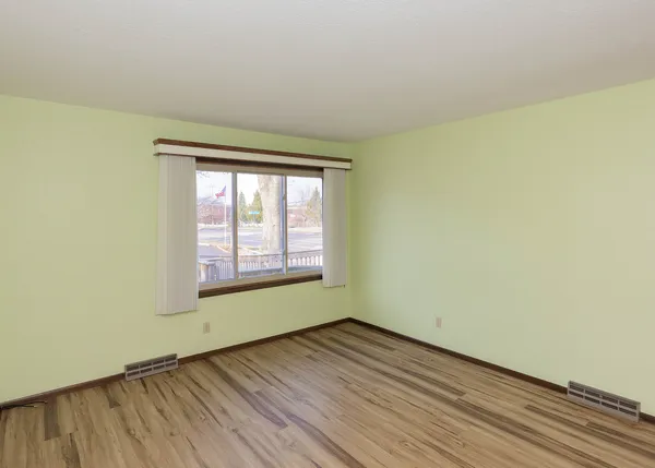 $210,000 | 3590 Devils Glen Road, Bettendorf, IA 52722