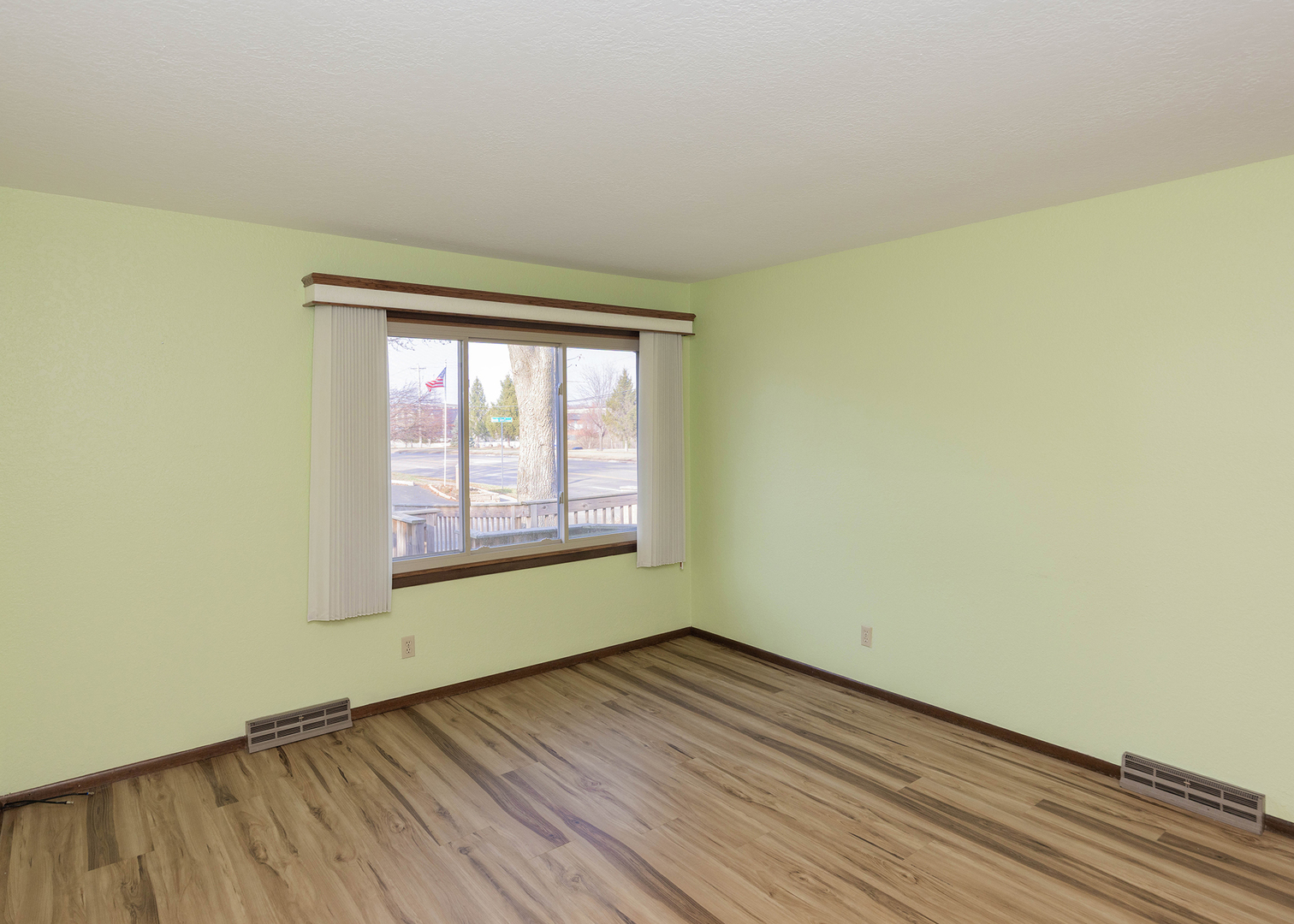 3590 Devils Glen Road Bettendorf, IA 52722 - Photo 8 of 32