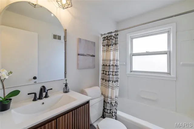 $159,900 | 8835 Kathlyn Drive, Berkeley, MO 63134