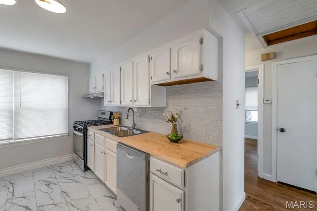 $159,900 | 8835 Kathlyn Drive, Berkeley, MO 63134