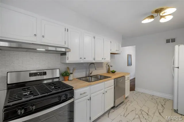 $159,900 | 8835 Kathlyn Drive, Berkeley, MO 63134