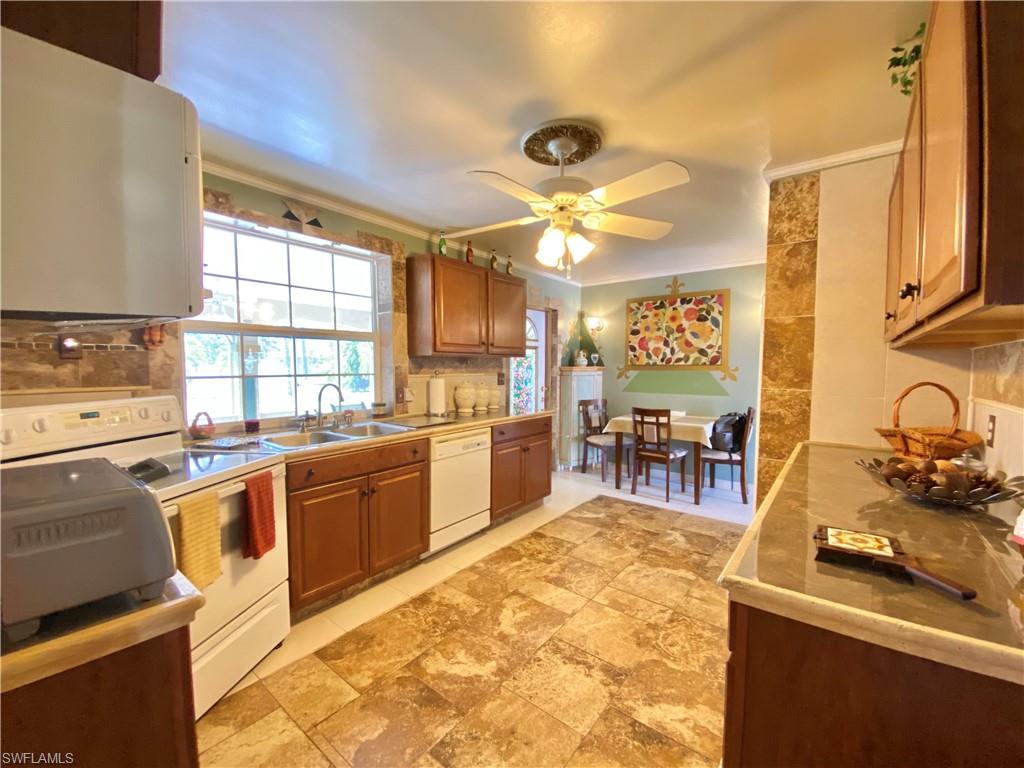 5230 Dixie Drive Naples, FL 34113 - Photo 12 of 32 Gallery Image 12