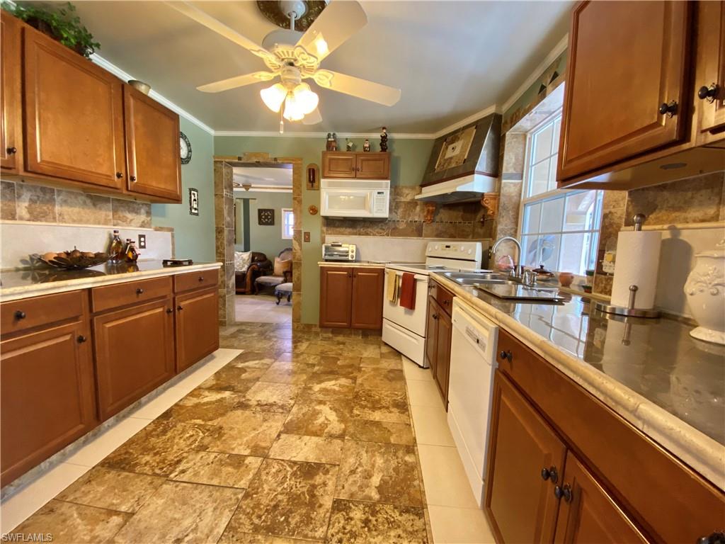 5230 Dixie Drive Naples, FL 34113 - Photo 10 of 32 Gallery Image 10