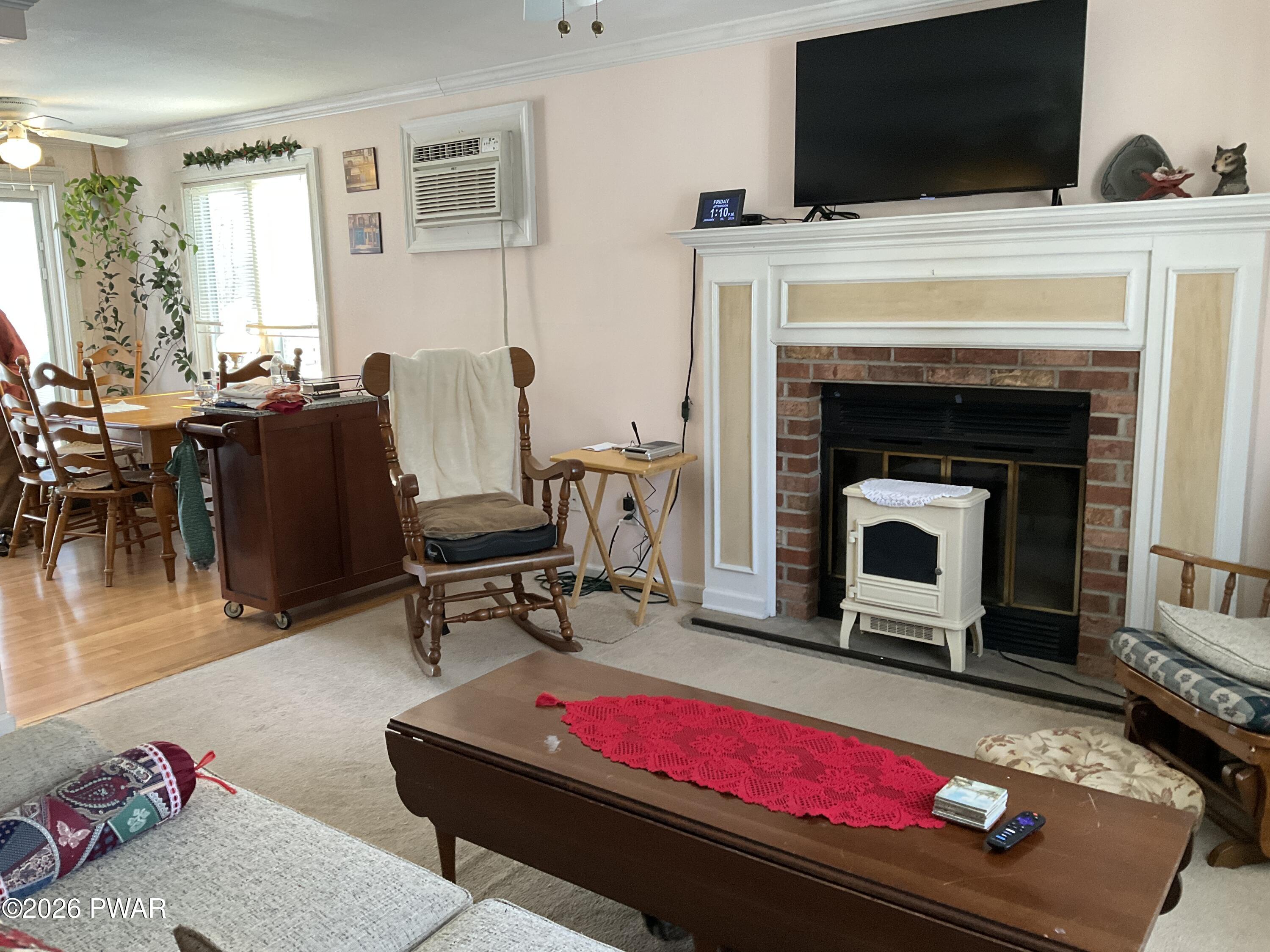 154 Roundhill Road Dingmans Ferry, PA 18328 - Photo 7 of 47