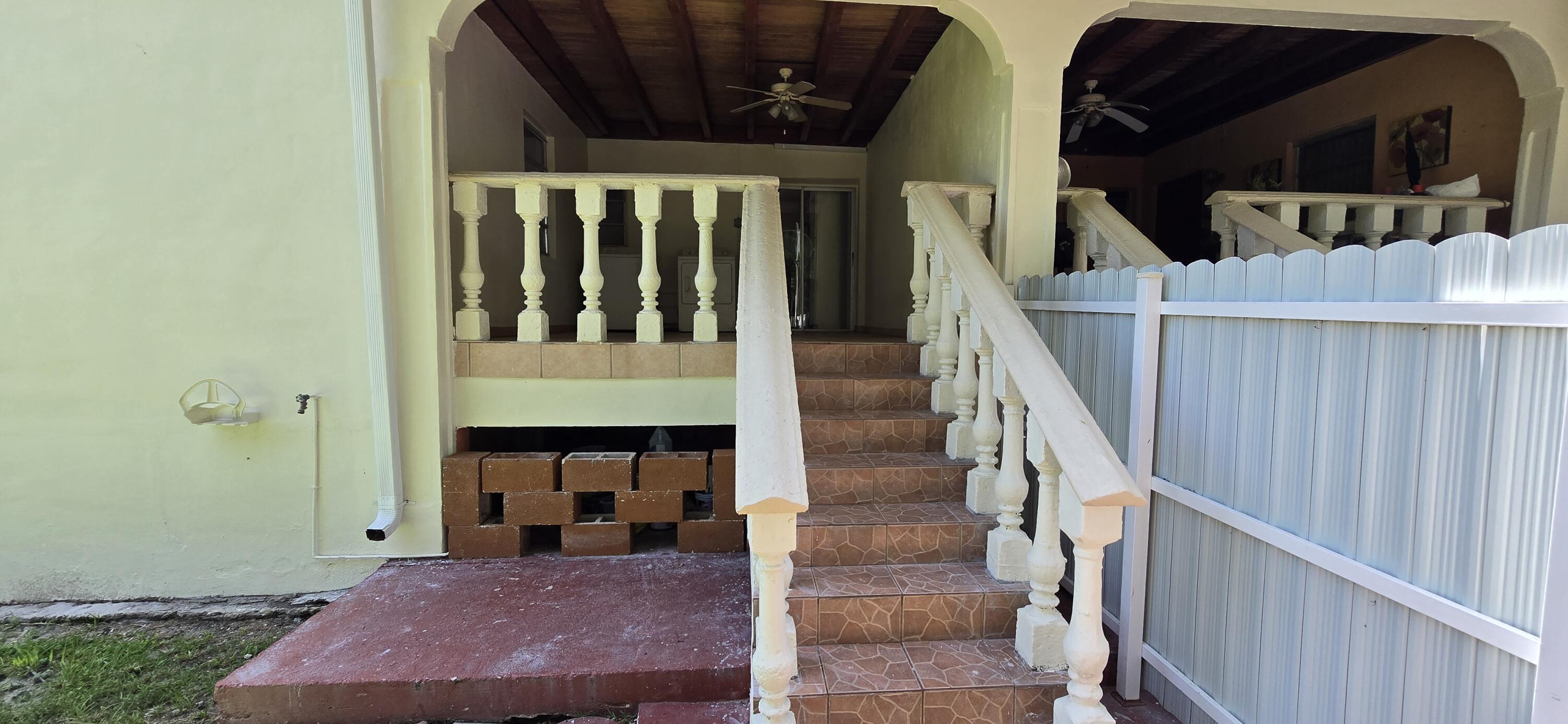 2787 Southwest 34th Court Miami, FL 33133 - Photo 6 of 22 6