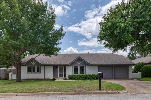 $2,650 | 6540 Victoria Avenue, North Richland Hills, TX 76180