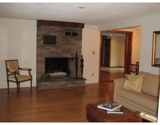 554 River Road Carlisle, MA 01741 - Photo 3 of 18 Gallery Image 3