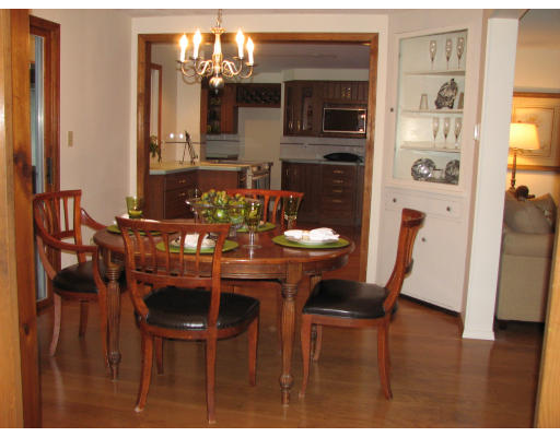 554 River Road Carlisle, MA 01741 - Photo 5 of 18 Gallery Image 5