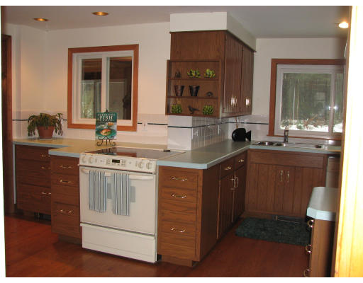 554 River Road Carlisle, MA 01741 - Photo 6 of 18 Gallery Image 6