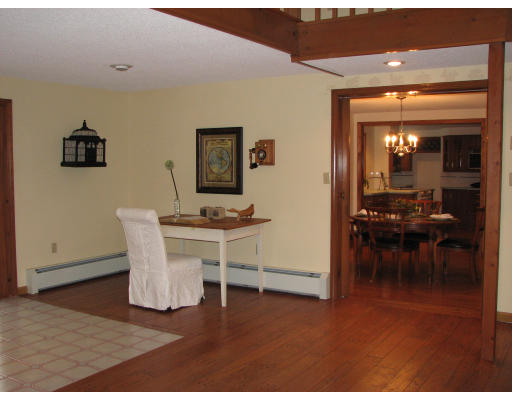 554 River Road Carlisle, MA 01741 - Photo 8 of 18 Gallery Image 8