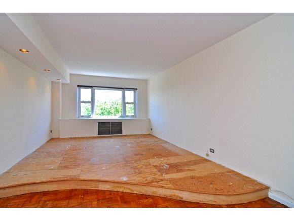8901 Shore Road, Unit 8B Brooklyn, NY 11209 - Photo 4 of 10 Gallery Image 4