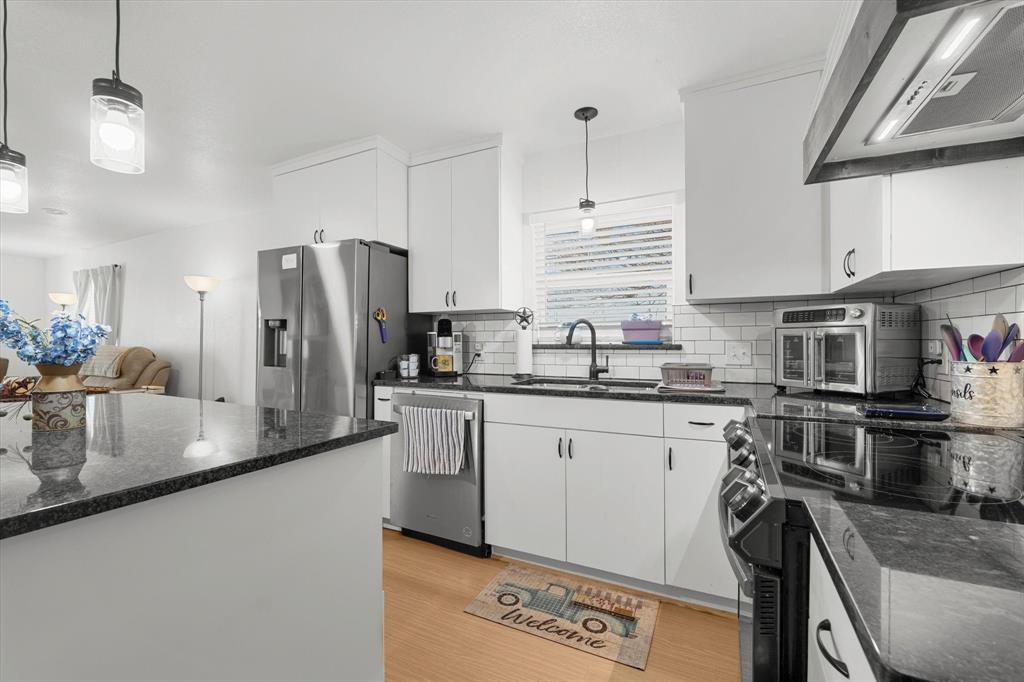 279 Norm Street China Spring, TX 76633 - Photo 3 of 30