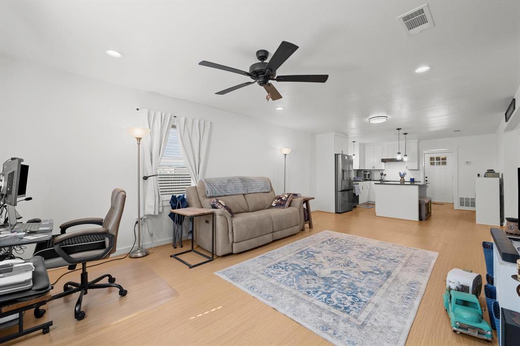 279 Norm Street China Spring, TX 76633 - Photo 8 of 30