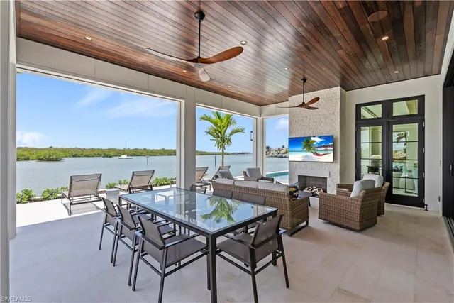 $18,950,000 | 2375 Snook Drive, Naples, FL 34102