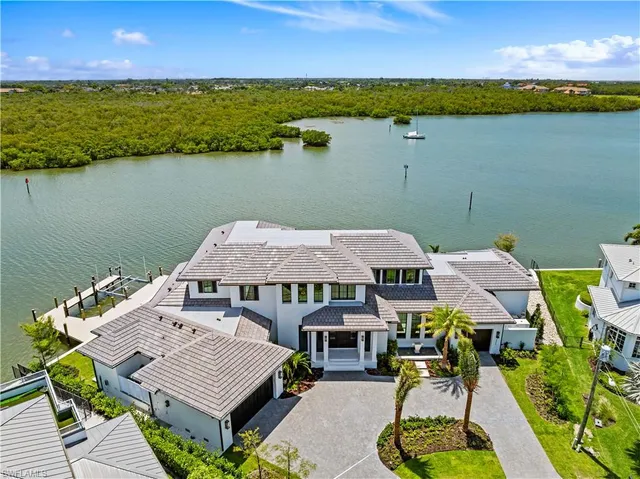 $18,950,000 | 2375 Snook Drive, Naples, FL 34102