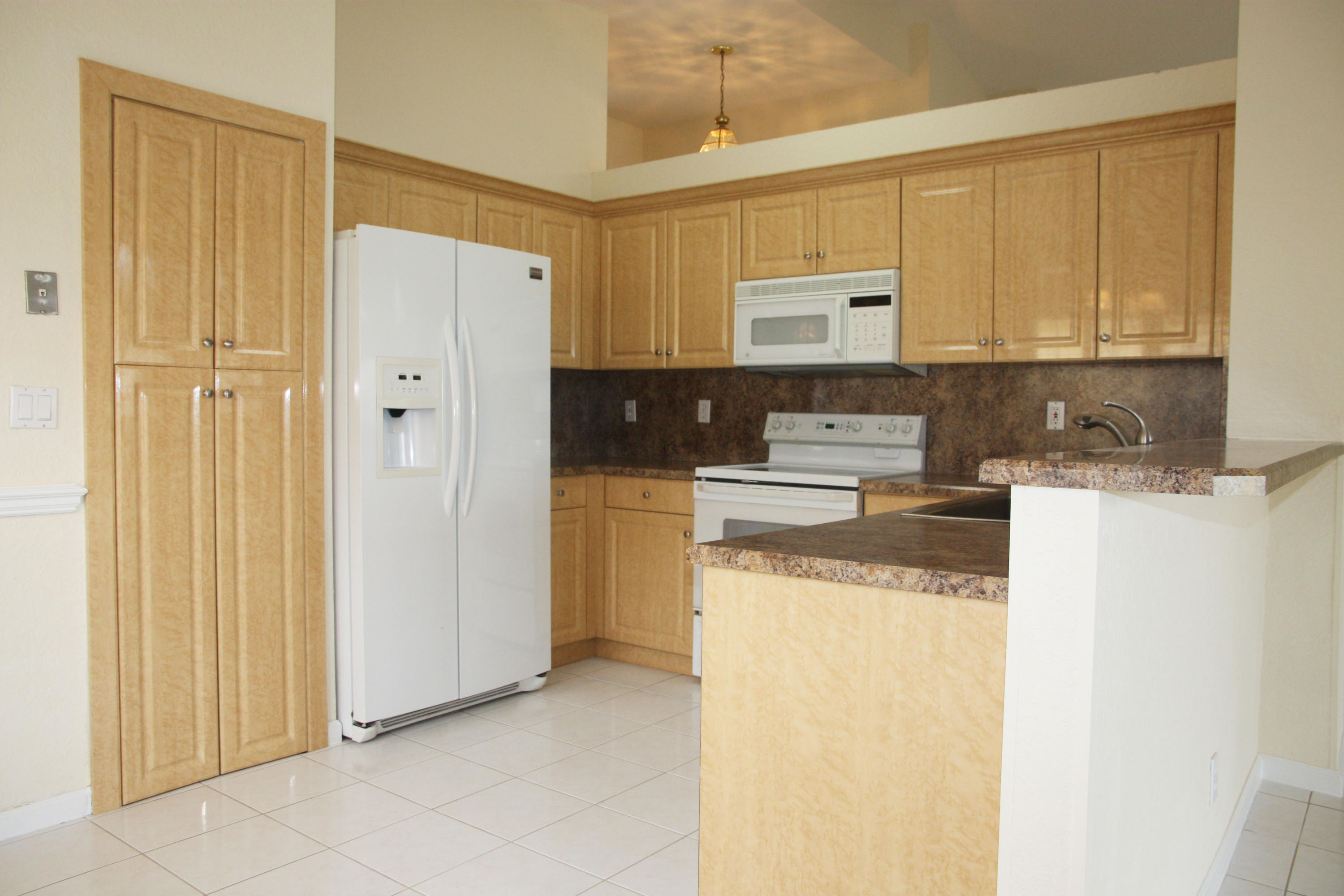 1340 Sabal Lakes Road Delray Beach, FL 33445 - Photo 3 of 19 Kitchen
