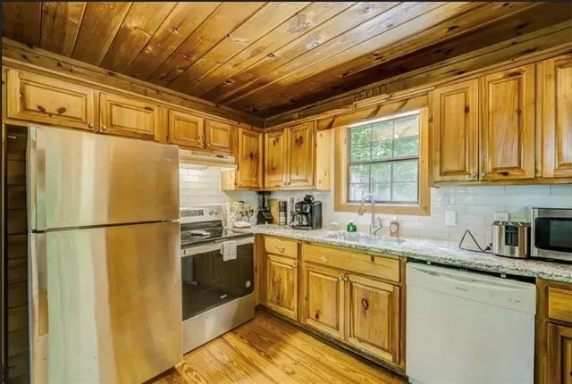 $2,000 | 9947 Doublehead Gap Road, Blue Ridge, GA 30513